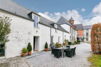 Characterful holiday home with terrace for rent in the Ardennes for 8