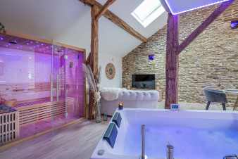 Romantic stay in Trois-Ponts in the Ardennes: luxury suite for 2 with sauna and jacuzzi.