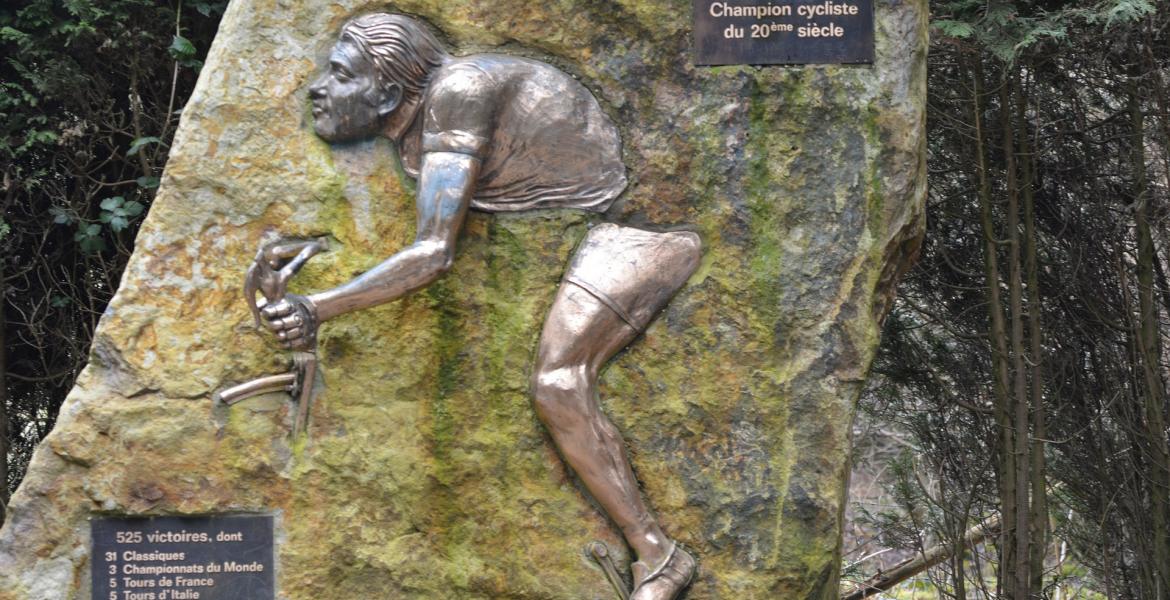 Eddy Merckx standbeeld Stavelot