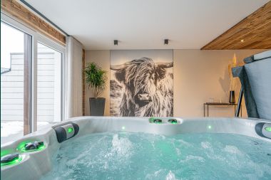 Luxury apartment in Amel: romantic stay for 4 people with sauna and jacuzzi in the Ardennes