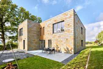 Holiday home for 10 people in Amel, spacious bedrooms, sauna, playroom, private gardens, near nature and walking routes