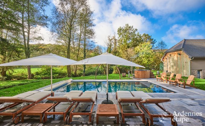 Luxury villa with swimming pool and tennis court for 14 people in Anhe, located in the Moligne valley