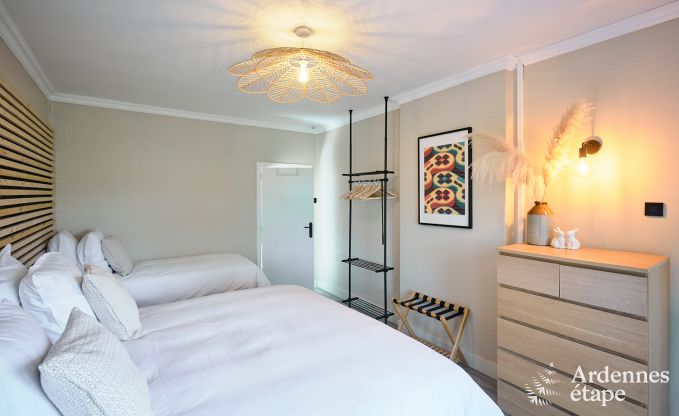 Luxury villa with swimming pool and tennis court for 14 people in Anhe, located in the Moligne valley