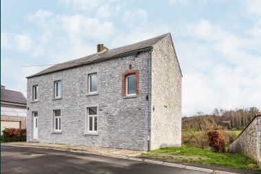 Holiday cottage in Anhée for 8/9 persons in the Ardennes