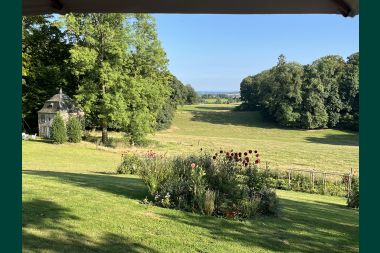 Spacious villa in Assesse, 9 people with 5 bedrooms and your own park