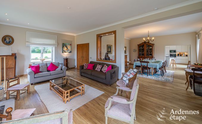 Spacious villa in Assesse, 9 people with 5 bedrooms and your own park