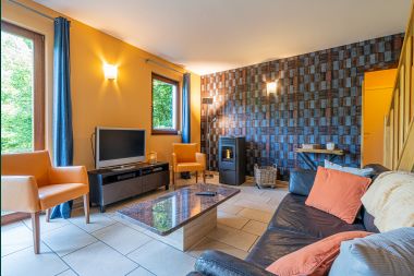 Comfortable chalet for 5 people in Aywaille with 2 bedrooms, private terrace and garden