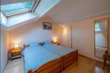 Comfortable chalet for 5 people in Aywaille with 2 bedrooms, private terrace and garden