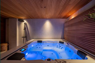 Luxurious holiday home in Baillonville for 6 people with wellness and heated swimming pool