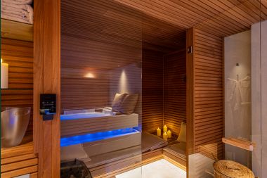 Luxurious holiday home in Baillonville for 6 people with wellness and heated swimming pool