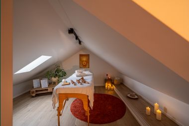 Luxurious holiday home in Baillonville for 6 people with wellness and heated swimming pool