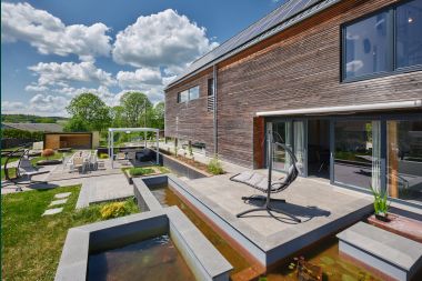 Spacious villa for 9 people in Baillonville with indoor swimming pool and jacuzzi