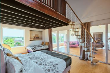 Spacious villa for 9 people in Baillonville with indoor swimming pool and jacuzzi