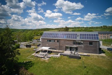 Spacious villa for 9 people in Baillonville with indoor swimming pool and jacuzzi