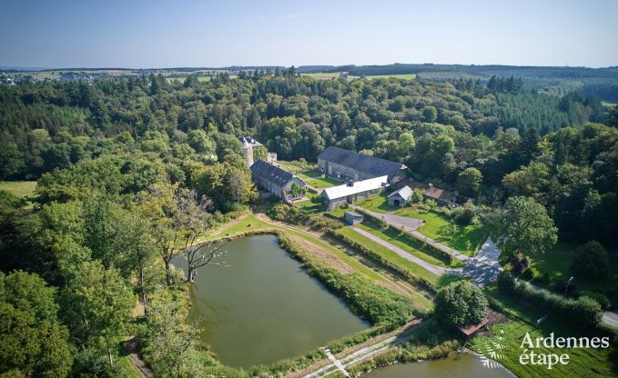 Castle in Bastogne for 30 persons in the Ardennes