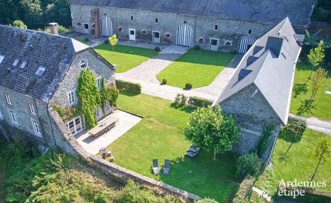 Castle in Bastogne for 30 persons in the Ardennes