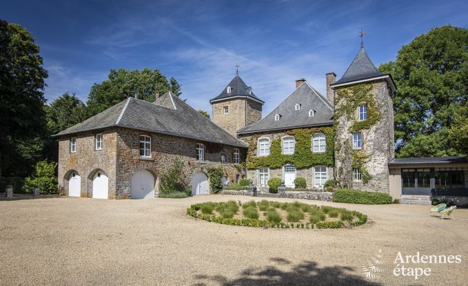 Castle in Bastogne for 12/15 persons in the Ardennes