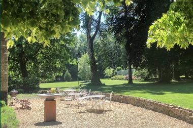 Castle in Bastogne for 12/15 persons in the Ardennes