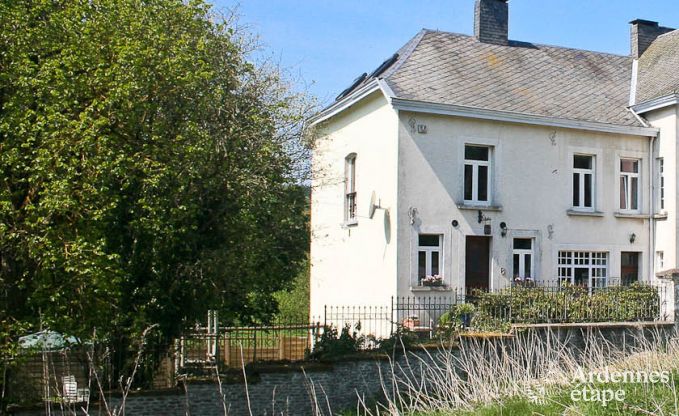 On holiday for 9 persons in this elegant and comfortable lodging in Bastogne in the Ardennes