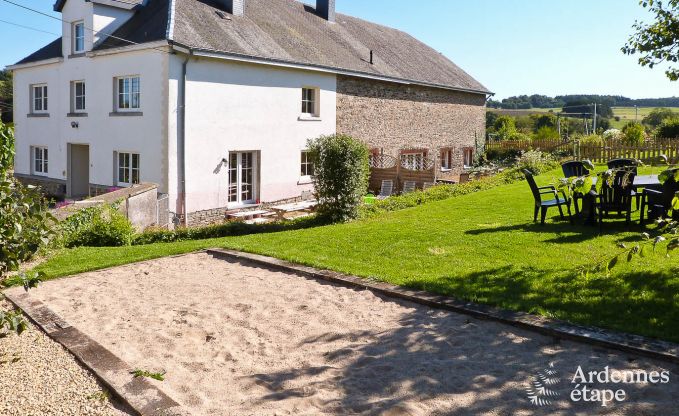 Pretty holiday home with beautiful view for 8/9 people in Bastogne