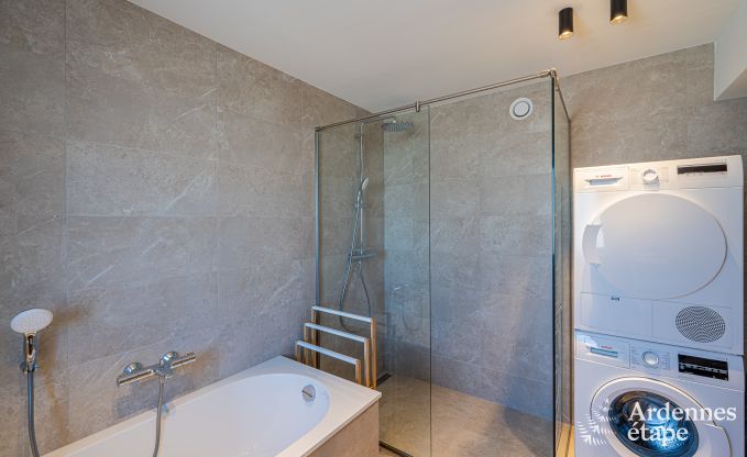 Charming holiday home in Bastogne: comfortable stay for 8 people with private garden and charging station