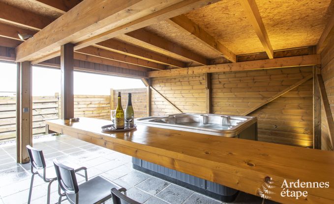 A beautiful holiday home for ten people with jacuzzi in Bastogne (Ardennes)