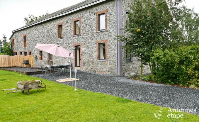 For up to 16 people: holiday cottage with jacuzzi and 3.5 star rating 