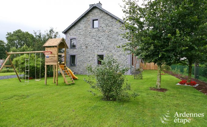 For up to 16 people: holiday cottage with jacuzzi and 3.5 star rating 