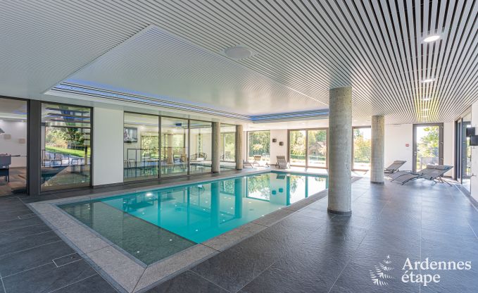 Luxury villa with a swimming pool and hot tub in Bastogne for 22 guests in the Ardennes