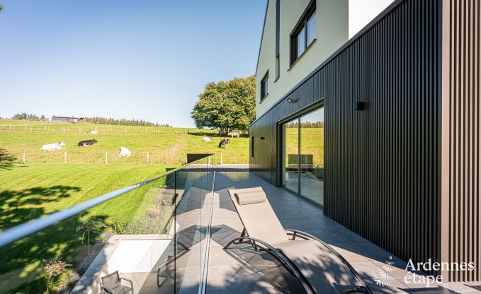 Luxury villa with a swimming pool and hot tub in Bastogne for 22 guests in the Ardennes