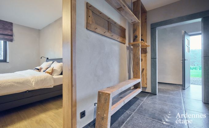 Holiday home in Bastogne: authentic holiday accommodation for 16 people with modern amenities in the Ardennes