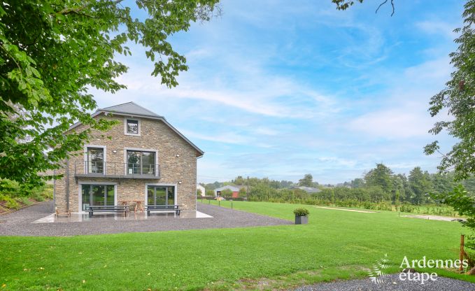 Holiday home in Bastogne: authentic holiday accommodation for 16 people with modern amenities in the Ardennes