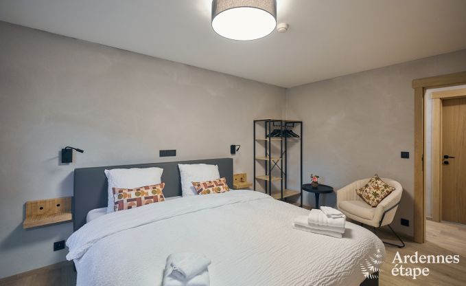 Holiday home in Bastogne: authentic holiday accommodation for 16 people with modern amenities in the Ardennes