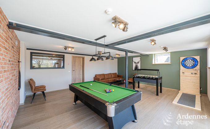 Holiday home in Bastogne: spacious accommodation for 22 people with extensive facilities and 9 bedrooms in the Ardennes