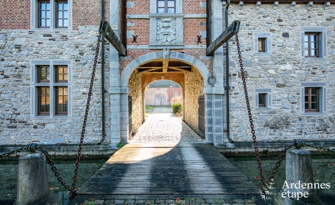 Castle in Beauraing for 20 persons in the Ardennes