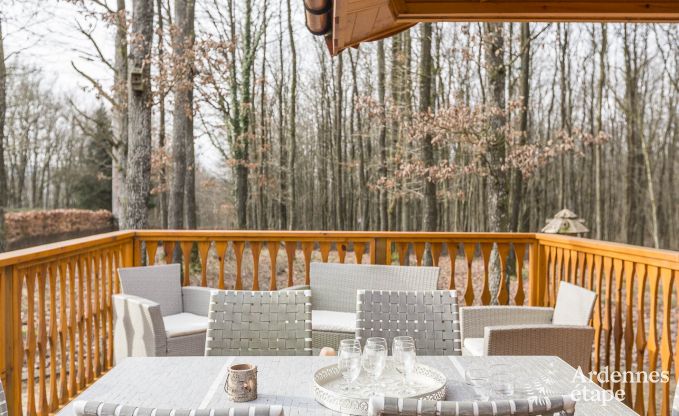 Cosy rental holiday cottage  for 4 persons in the woods of Beauraing