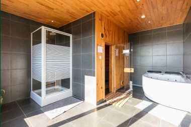 Spacious and comfortable chalet in Beauraing, Ardennes