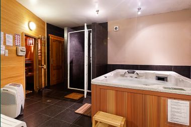 Spacious chalet for groups in Beauraing, Ardennes