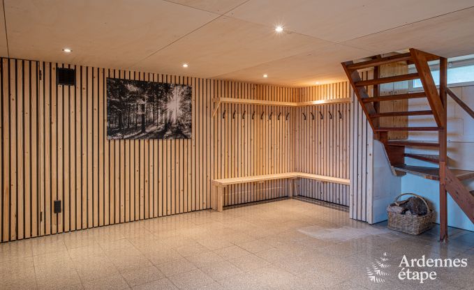 Authentic chalet for 8 people in Bivre with 4 bedrooms, wood stove, hot tub, private garden and bicycle storage