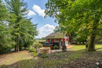 Chalet for 8 people in Bivre, with 4 bedrooms, wood stove, garden, bike storage and hot tub in the Ardennes