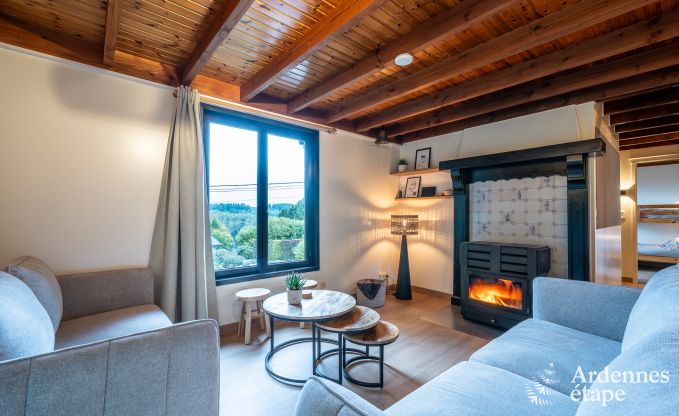 Authentic chalet for 8 people in Bivre with 4 bedrooms, wood stove, hot tub, private garden and bicycle storage