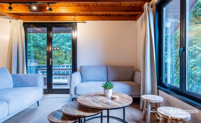 Authentic chalet for 8 people in Bivre with 4 bedrooms, wood stove, hot tub, private garden and bicycle storage