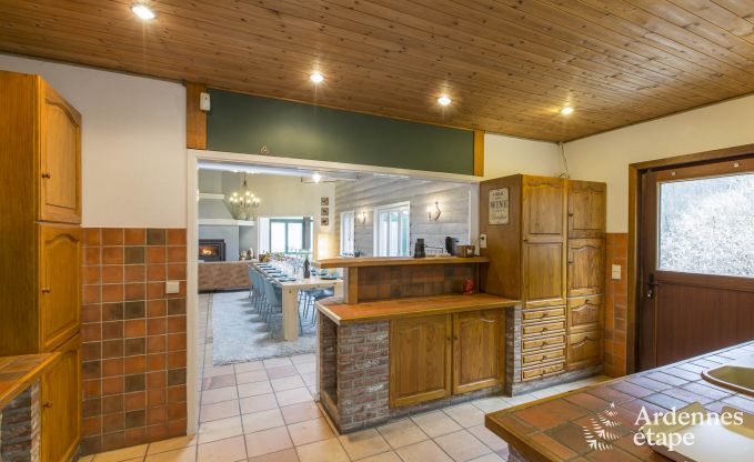 Magnificent holiday home for 12 people on a private estate in Bouillon.