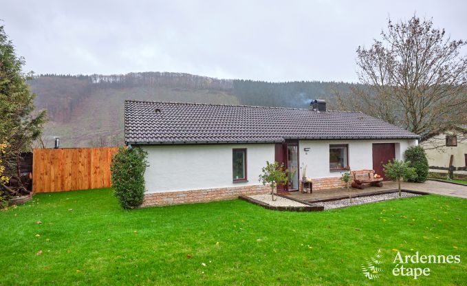 Cosy chalet in Burg-Reuland: perfect holiday home for 6 people with sauna and private garden in the East Cantons