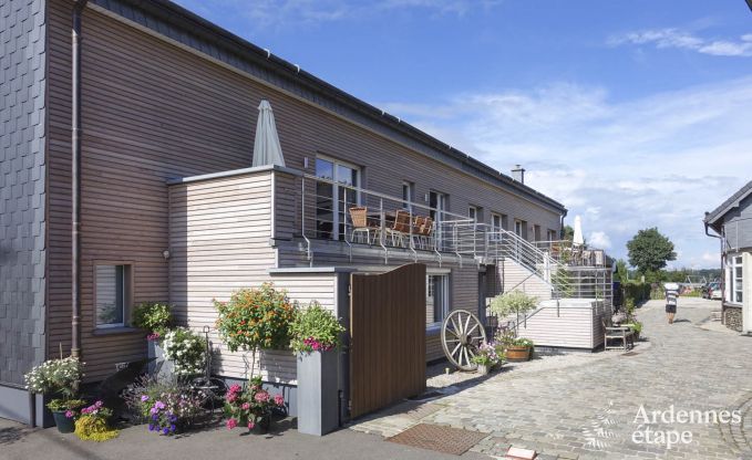 Modern apartment for 6 people in Butgenbach with 3 bedrooms and shared garden