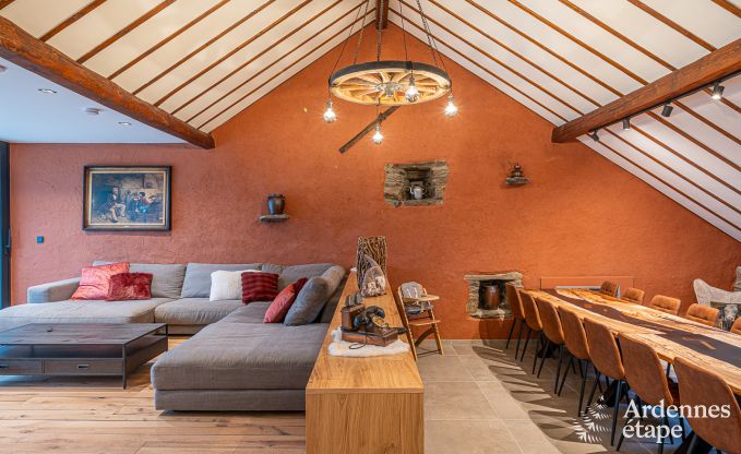 Spacious and luxurious villa for 14 people with indoor pool in the High Fens