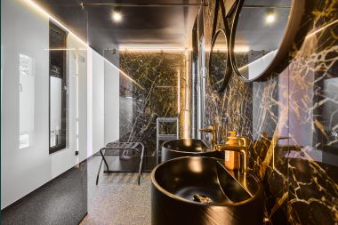 Unique farmhouse for 2 people in Büllingen with private sauna, jacuzzi and outdoor shower