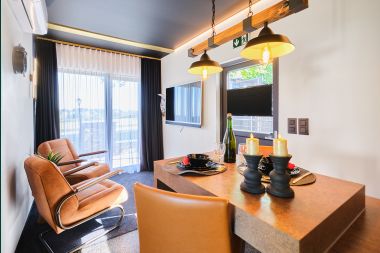 Unique farmhouse for 2 people in Büllingen with private sauna, jacuzzi and outdoor shower