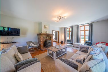 Holiday cottage in Cerfontaine for 12/14 persons in the Ardennes