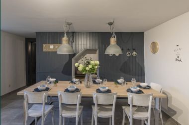 Holiday cottage in Chassepierre for 8/9 persons in the Ardennes